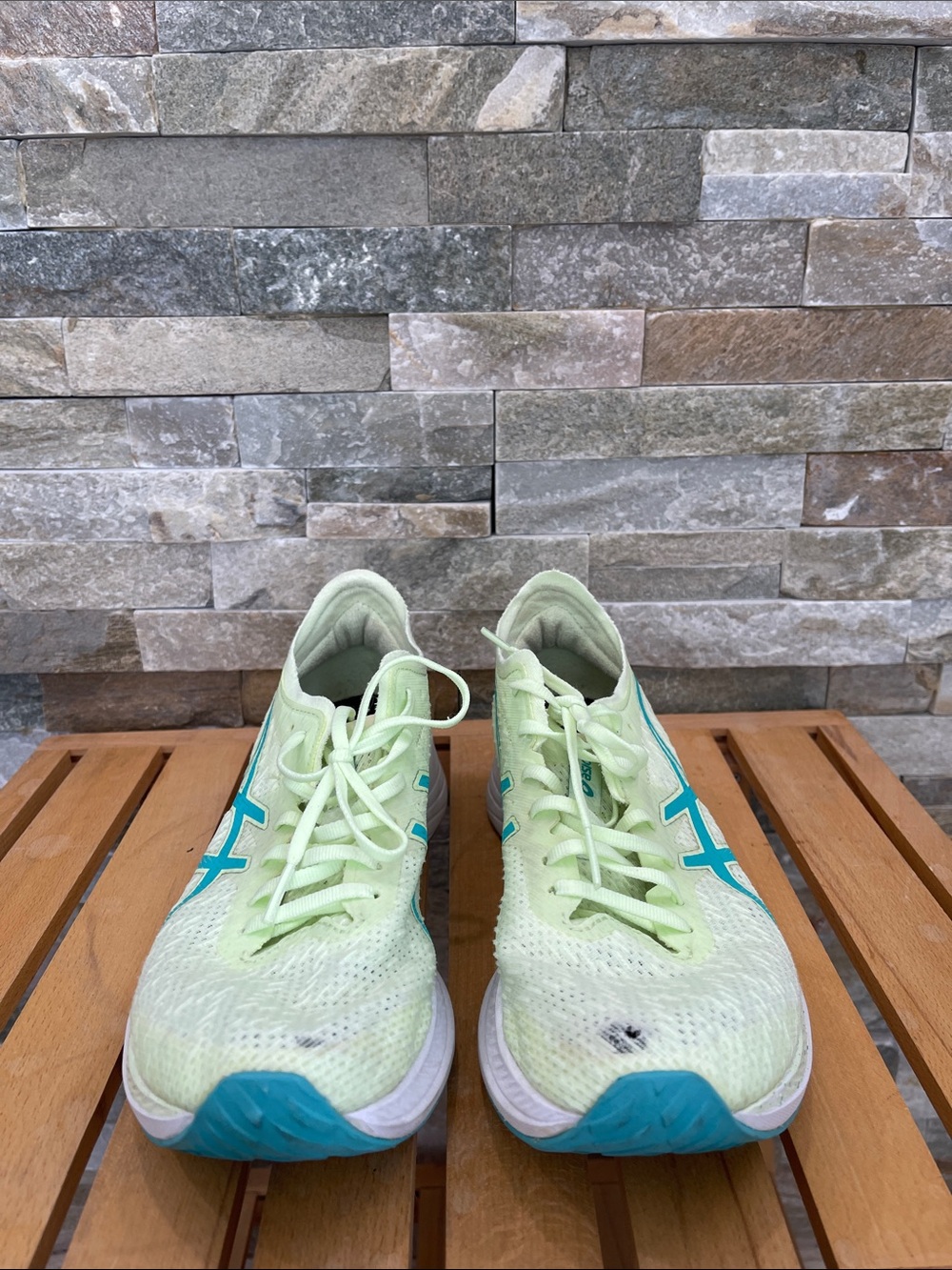 🇨🇦 ASICS Women's Magic Speed Sneaker - Picture 4 of 10